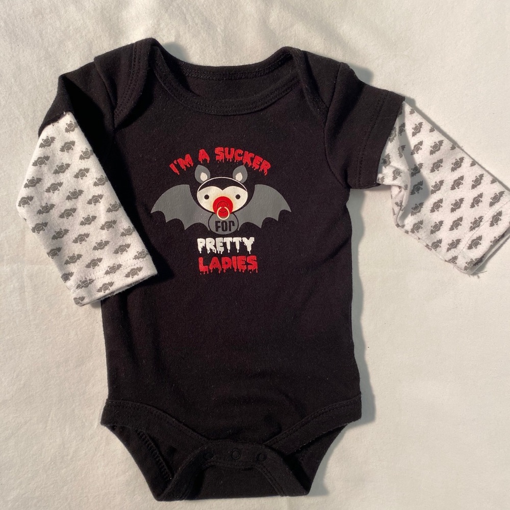 Super cute onesie “I’m a sucker for pretty ladies” 0-3mo